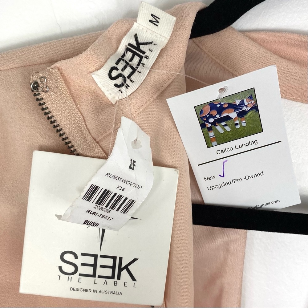 Seek the Label Blush Pink Bell Sleeve Mock Neck Keyhole Full Zip Wrap Crop Top - Picture 5 of 8
